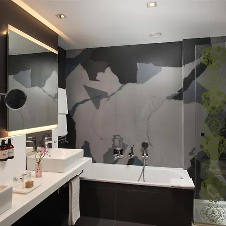 Nh Hotel 4*